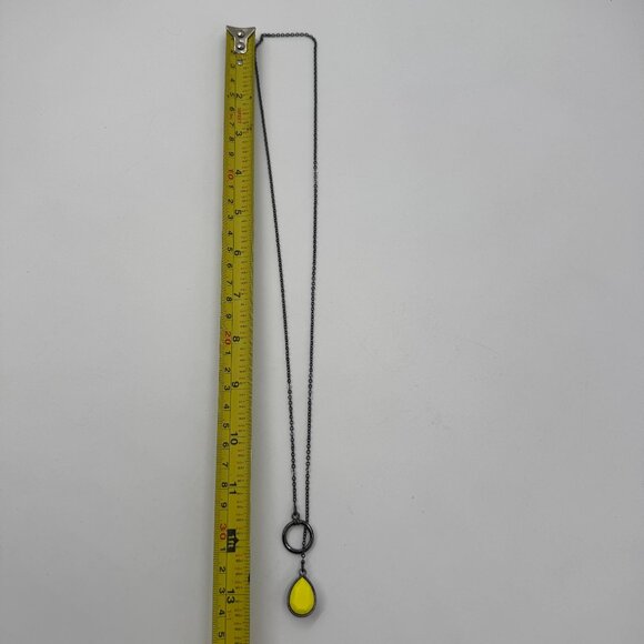 Vintage Antique Tone 26" Lariat Necklace with Yellow Acrylic Tear Drop Charm - Picture 3 of 6